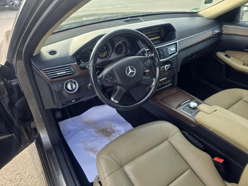 Mercedes-Benz E 350 КАТО НОВ* 4MATIC/265hp, снимка 9 - Автомобили и джипове - 48665693