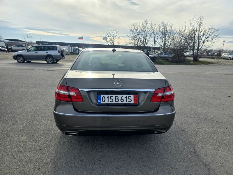 Mercedes-Benz E 350 КАТО НОВ* 4MATIC/265hp, снимка 5 - Автомобили и джипове - 48665693