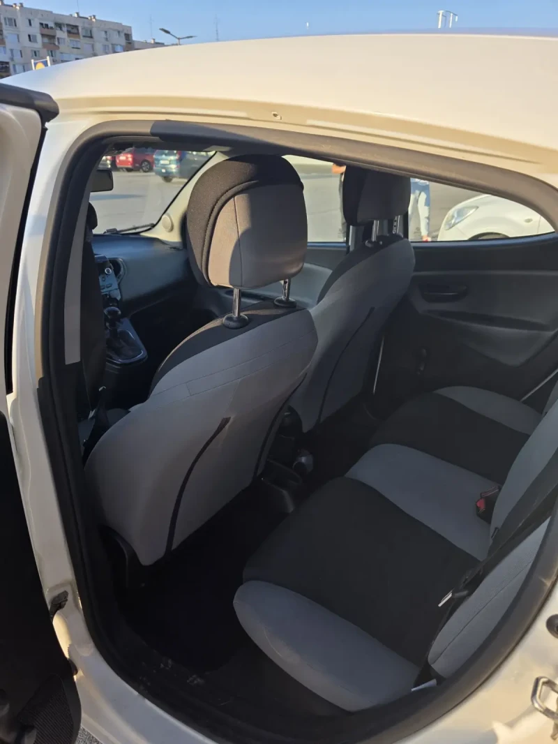 Lancia Ypsilon 0.9T CNG, снимка 10 - Автомобили и джипове - 51831254
