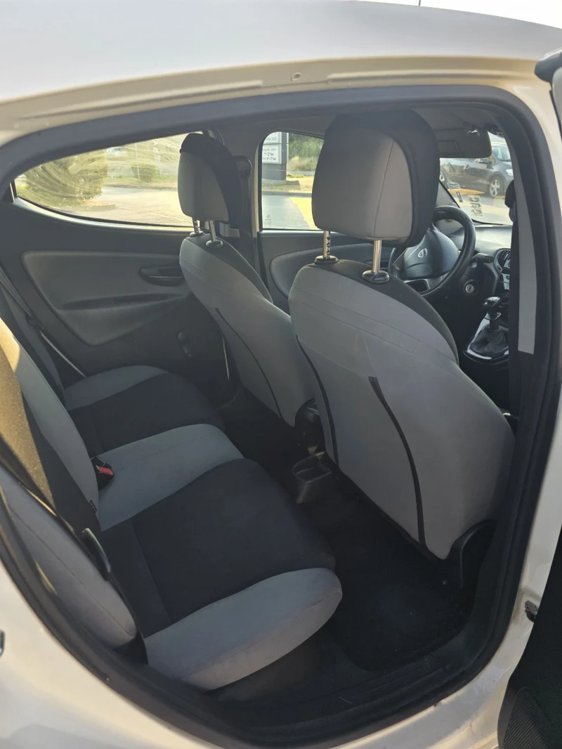 Lancia Ypsilon 0.9T CNG, снимка 11 - Автомобили и джипове - 51831254