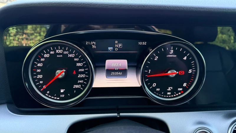 Mercedes-Benz E 200, снимка 11 - Автомобили и джипове - 51825996