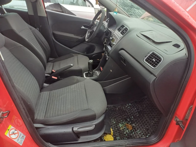 VW Polo 1.6 TDI, снимка 7 - Автомобили и джипове - 52331598