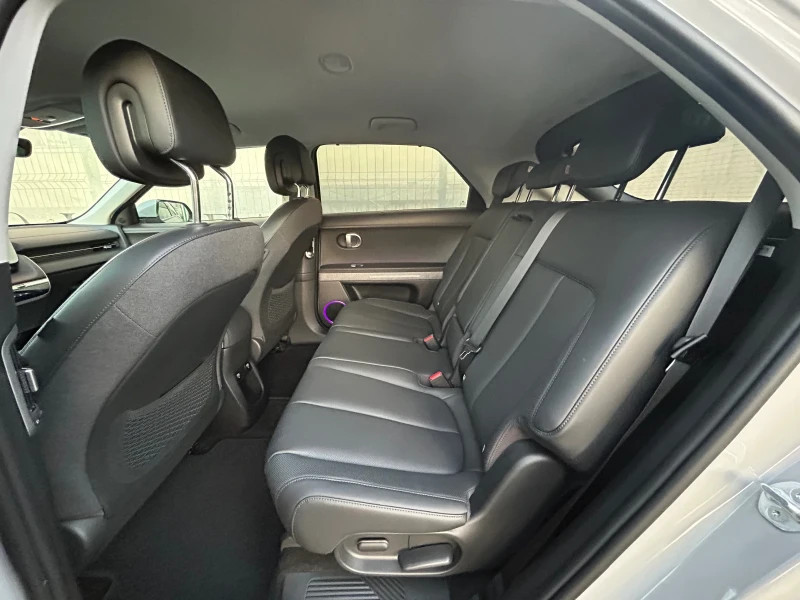 Hyundai Ioniq 5 UNIQ* 77.4KW.* 325H.P.* SOH100%* ГАРАНЦИЯ, снимка 12 - Автомобили и джипове - 52710817