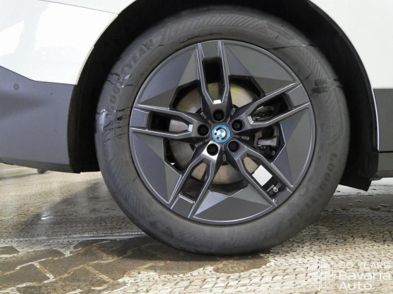 BMW iX 40 xDrive Sport, снимка 12 - Автомобили и джипове - 52775151