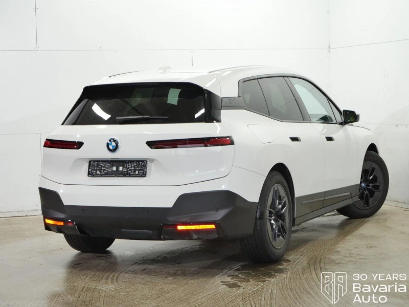 BMW iX 40 xDrive Sport, снимка 3 - Автомобили и джипове - 52775151