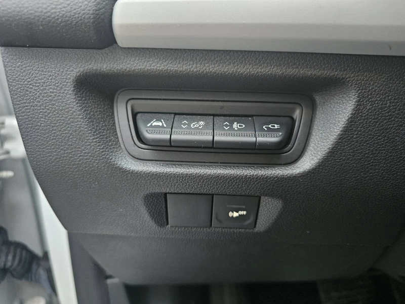 Renault Zoe 52 kW/h 136 hp, снимка 13 - Автомобили и джипове - 53285571