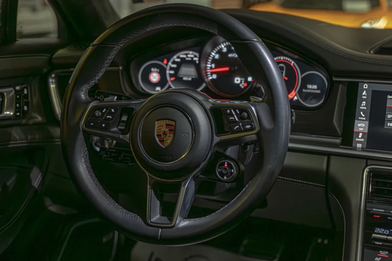 Porsche Panamera GTS/4.0 V8/HuD/PDLS+ /Bose/Панорама/Алкантар/Chron, снимка 8 - Автомобили и джипове - 53564822