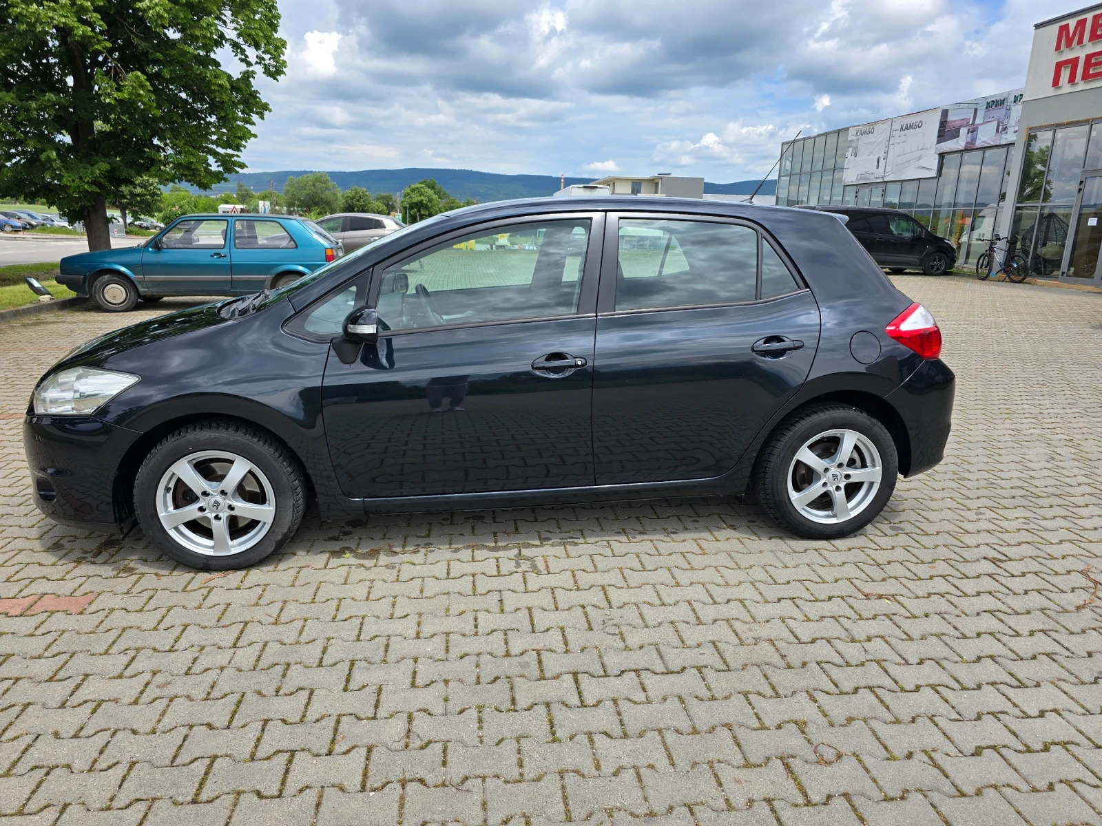 Toyota Auris 2.0 - изображение 2