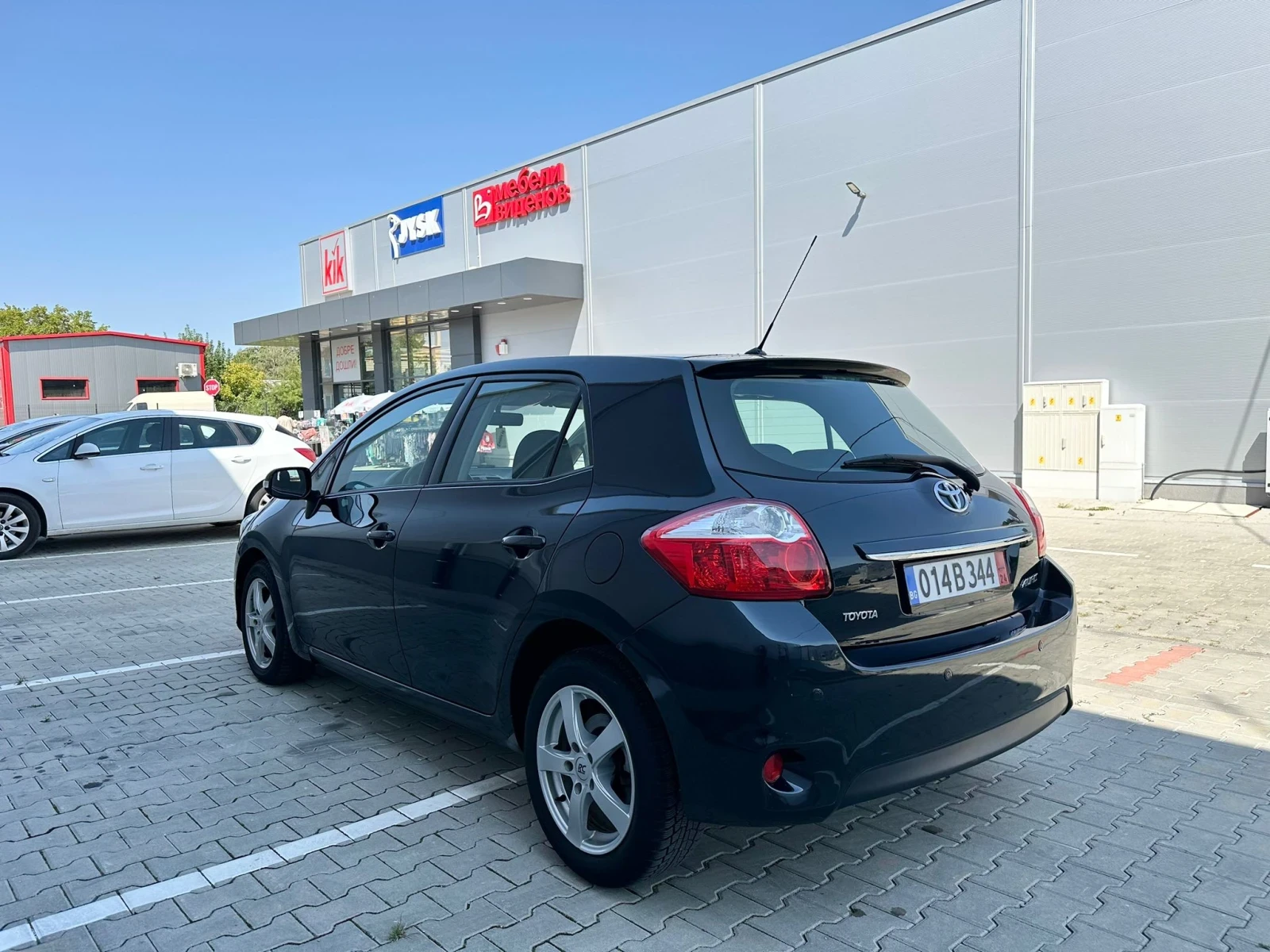 Toyota Auris 2.0 - изображение 3