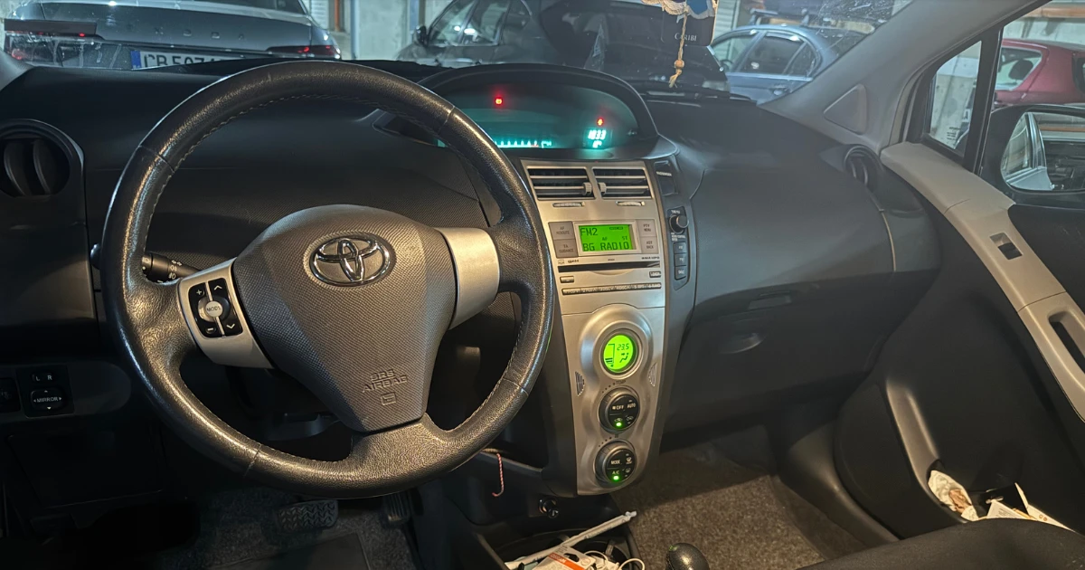 Toyota Yaris  - изображение 3