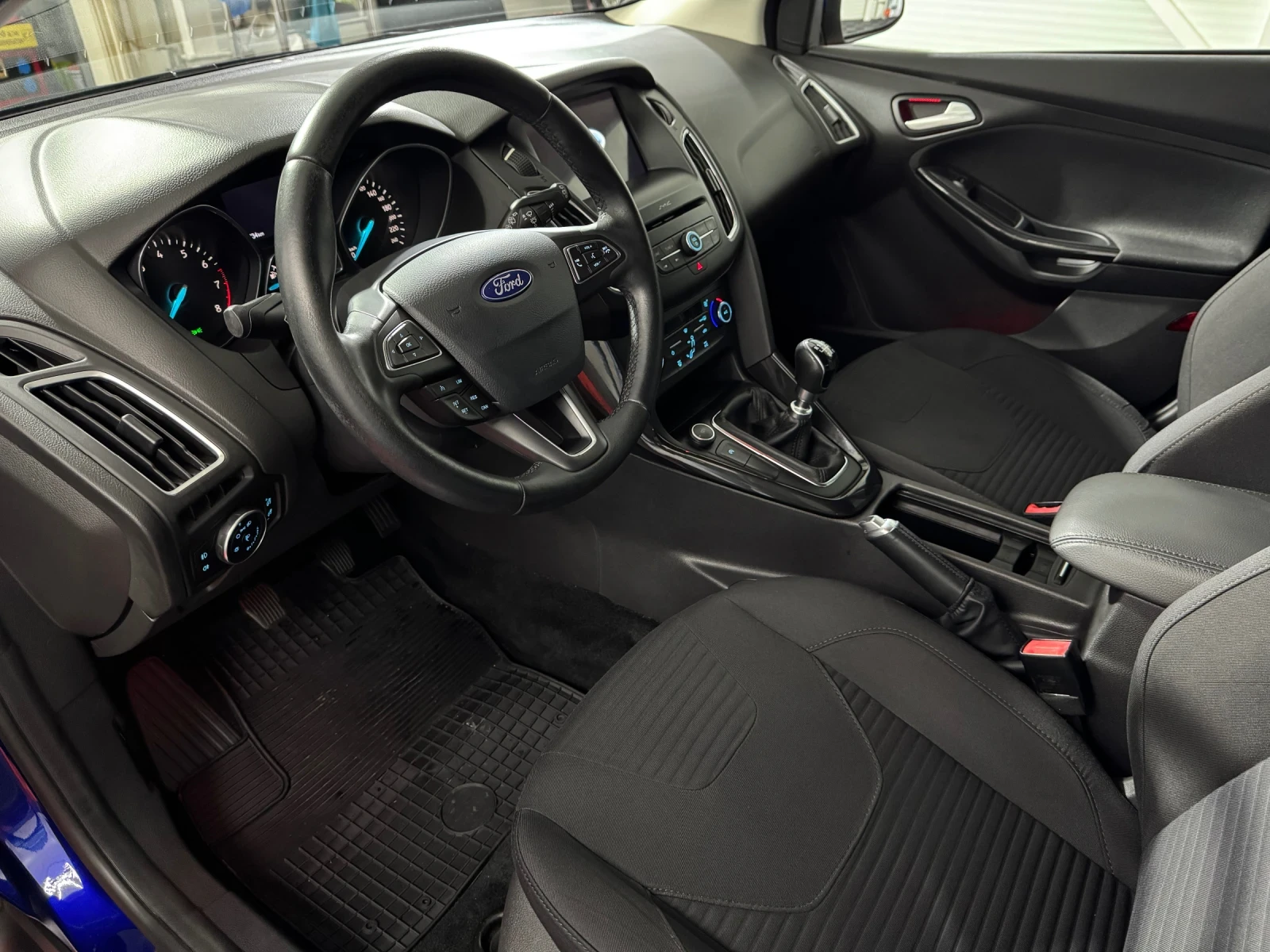 Ford Focus 1.0 i TITANIUM X - KEYLESS/ NAVI/ LED/ 113.000 km! - изображение 9