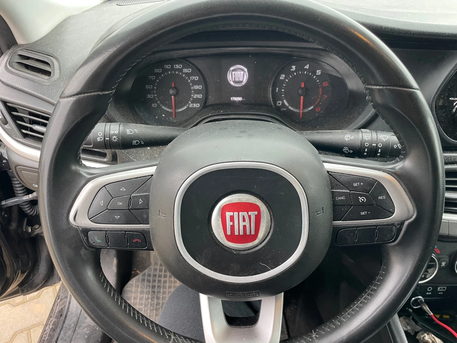 Fiat Tipo 1.4 T-Jet 120CV SW S-Design (88 kw) ФАБРИЧНА ГАЗ - изображение 5