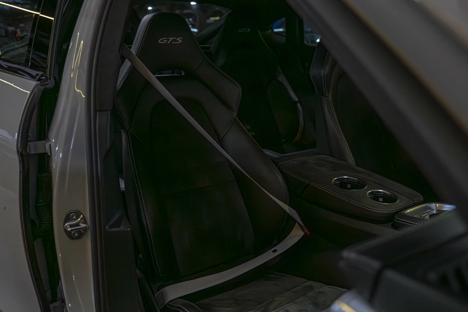 Porsche Panamera GTS/4.0 V8/HuD/PDLS+ /Bose/��������/��������/Chron | Mobile.bg � ����������� 17