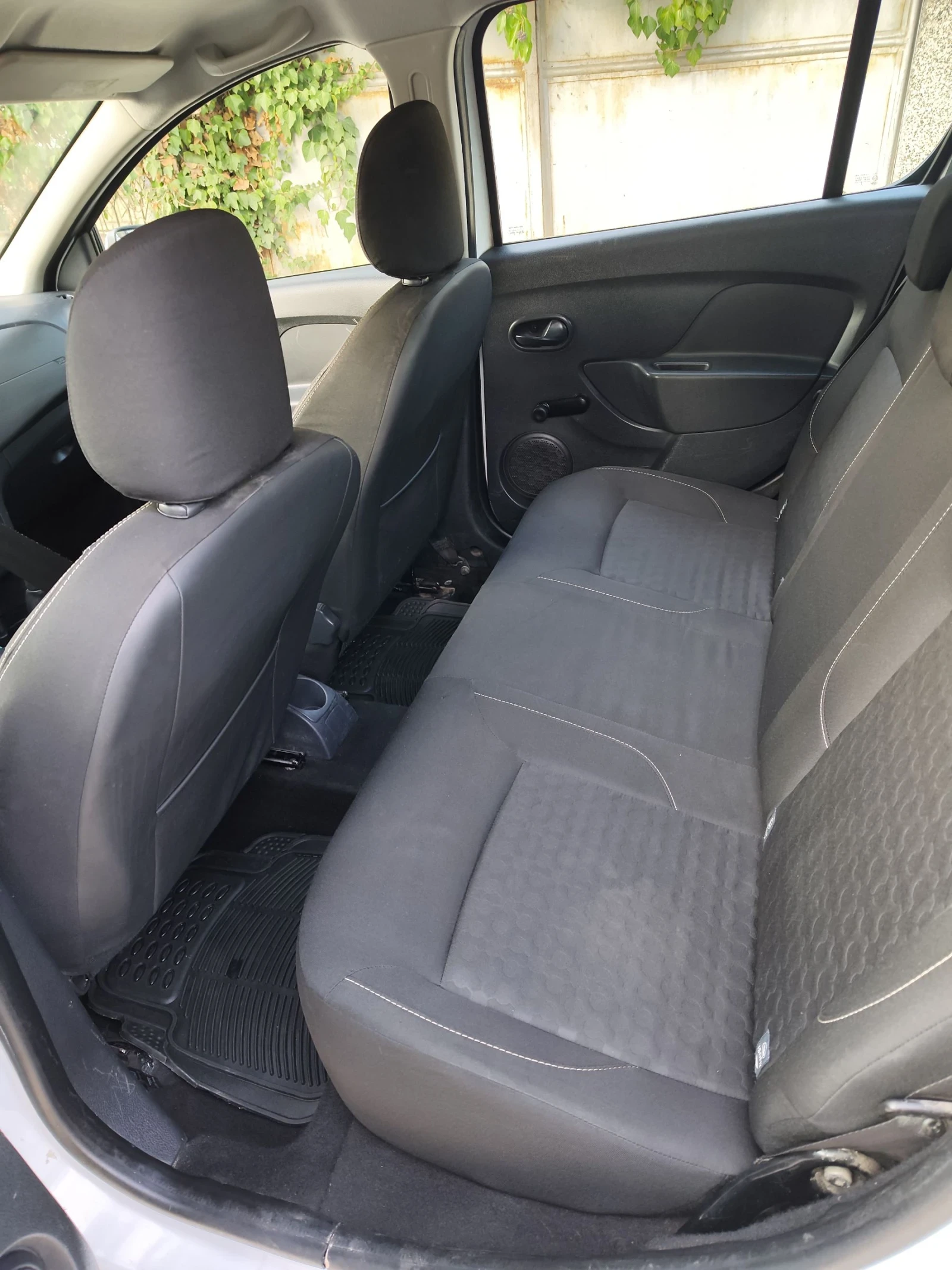 Dacia Sandero, снимка 9 - Автомобили и джипове - 53881708