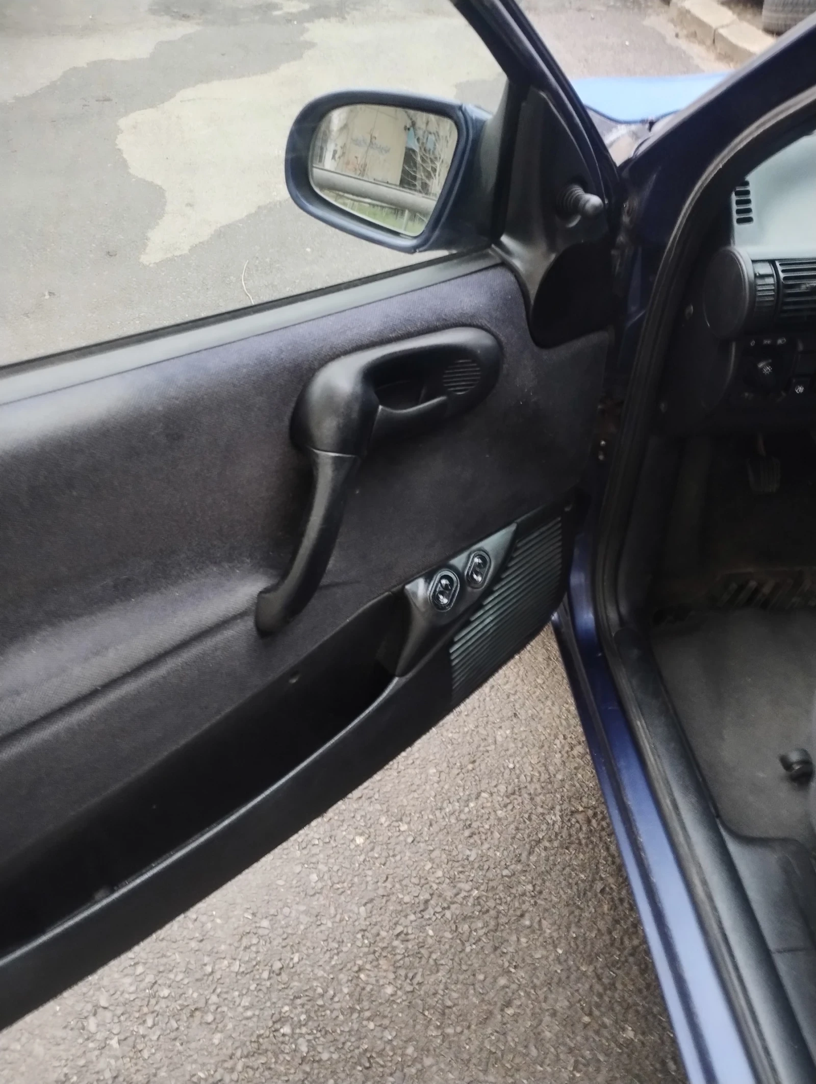 Opel Corsa 1, 2 16V, снимка 12 - Автомобили и джипове - 53939069