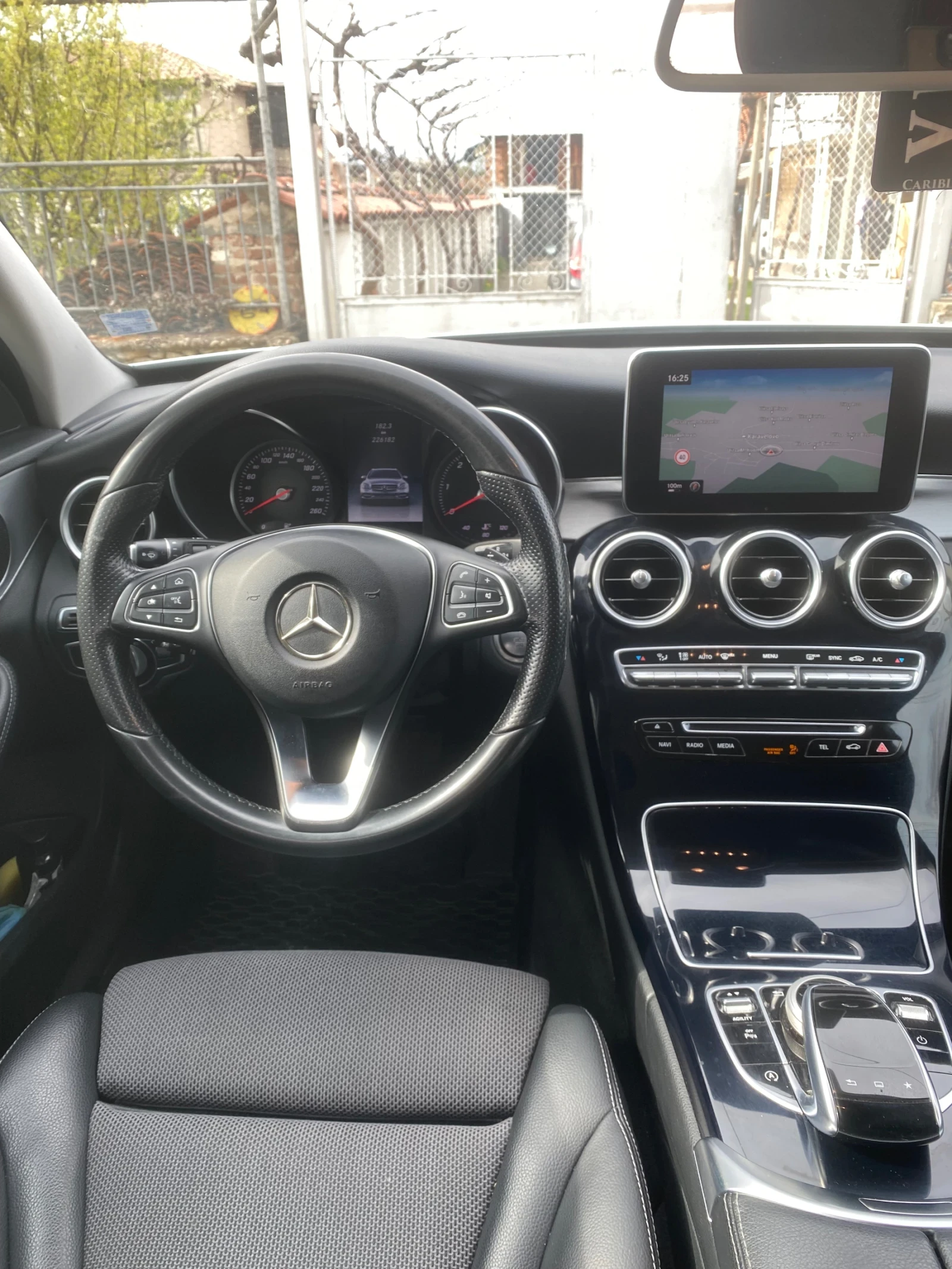Mercedes-Benz C 220, снимка 8 - Автомобили и джипове - 54181306