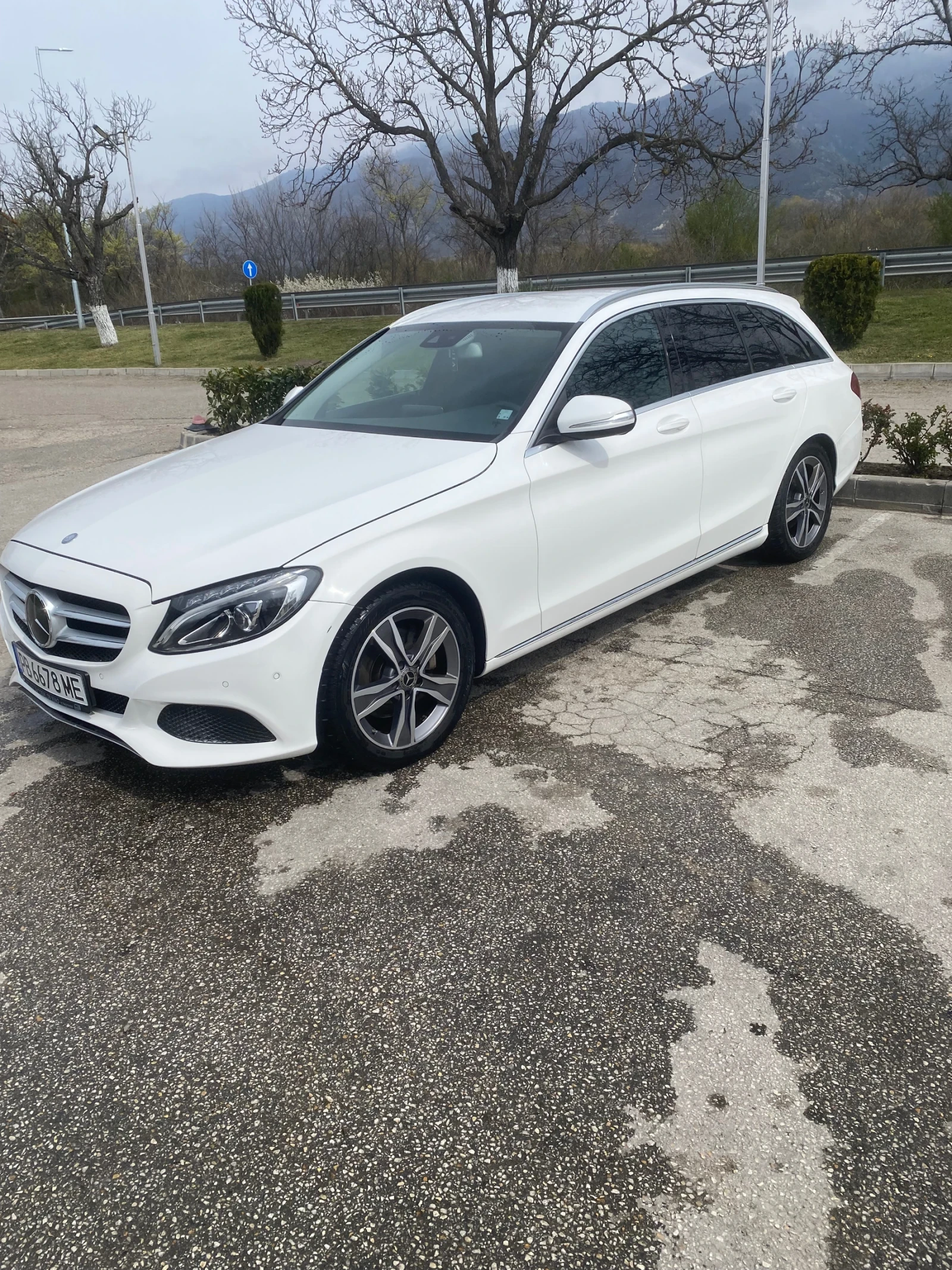 Mercedes-Benz C 220, снимка 2 - Автомобили и джипове - 54181306