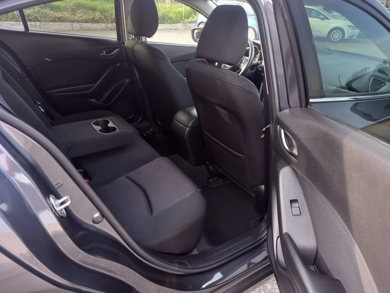 Mazda 3 Skayaktiv AUTOMAT, снимка 10 - Автомобили и джипове - 54222844