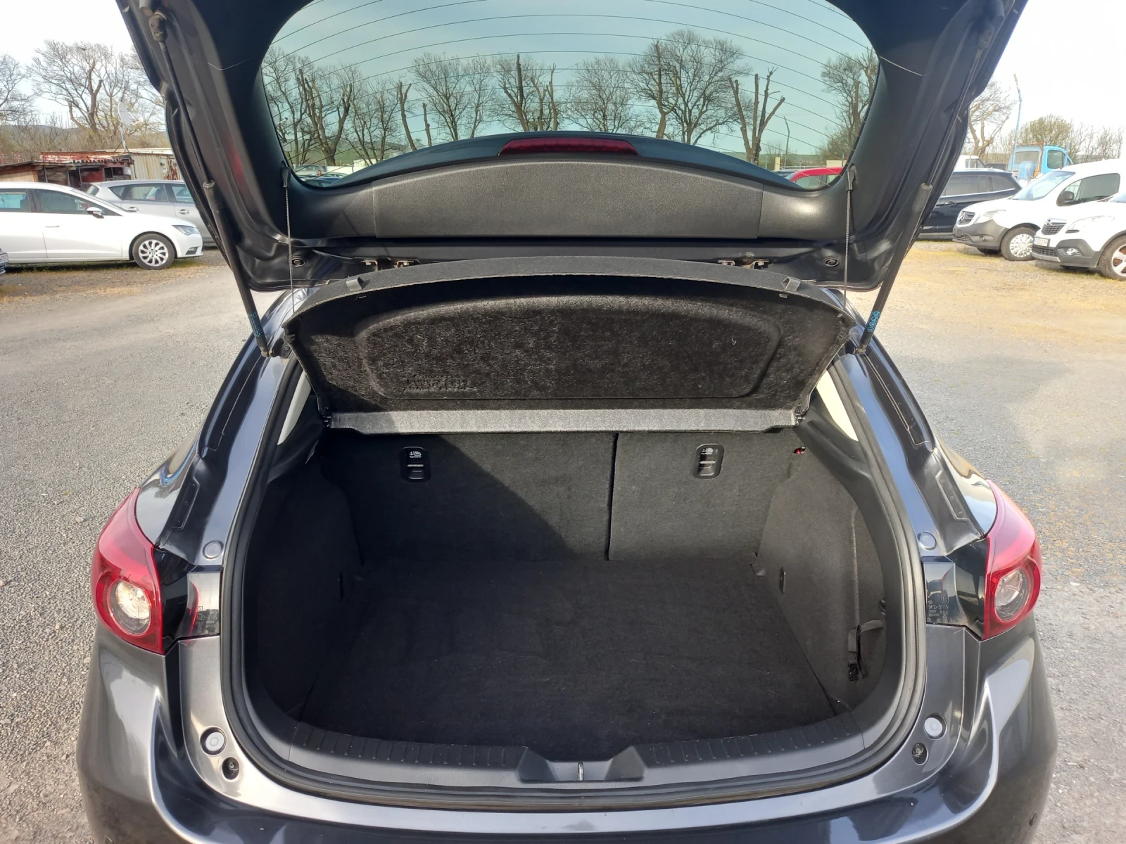 Mazda 3 Skayaktiv AUTOMAT, снимка 11 - Автомобили и джипове - 54222844