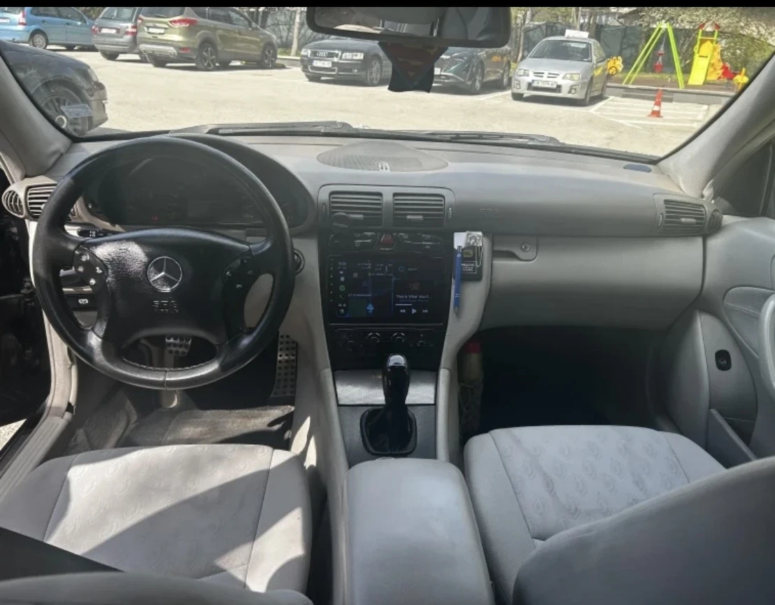 Mercedes-Benz C 200 2.2CDI, снимка 13 - Автомобили и джипове - 54319638