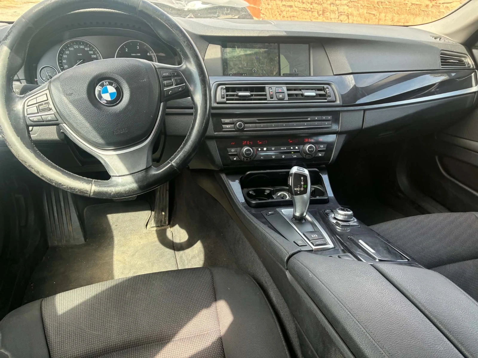 BMW 520, снимка 8 - Автомобили и джипове - 56158461