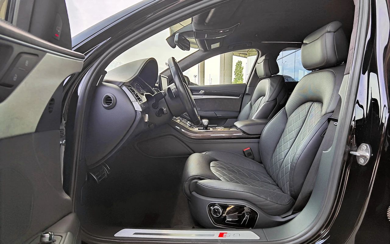 Audi S8 plus 4.0 TFSI quattro, снимка 5 - Автомобили и джипове - 54779330