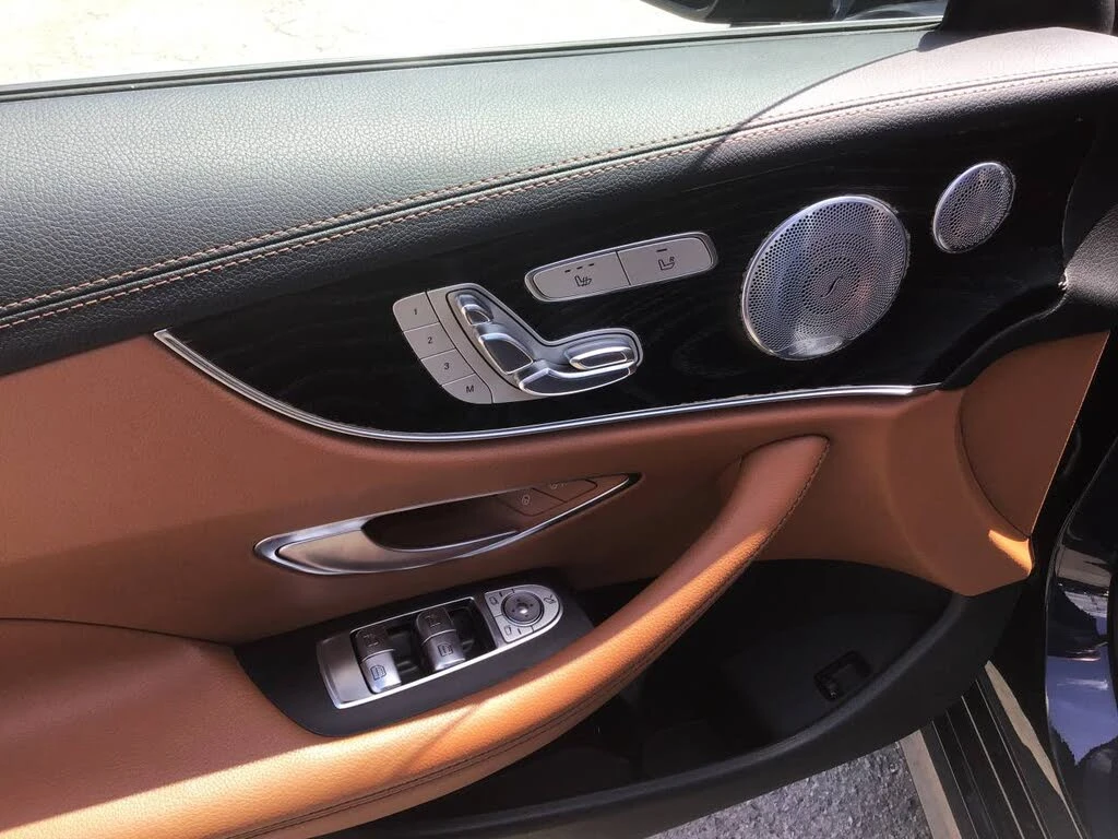 Mercedes-Benz E 400 4MATIC Coupe, снимка 13 - Автомобили и джипове - 55218537