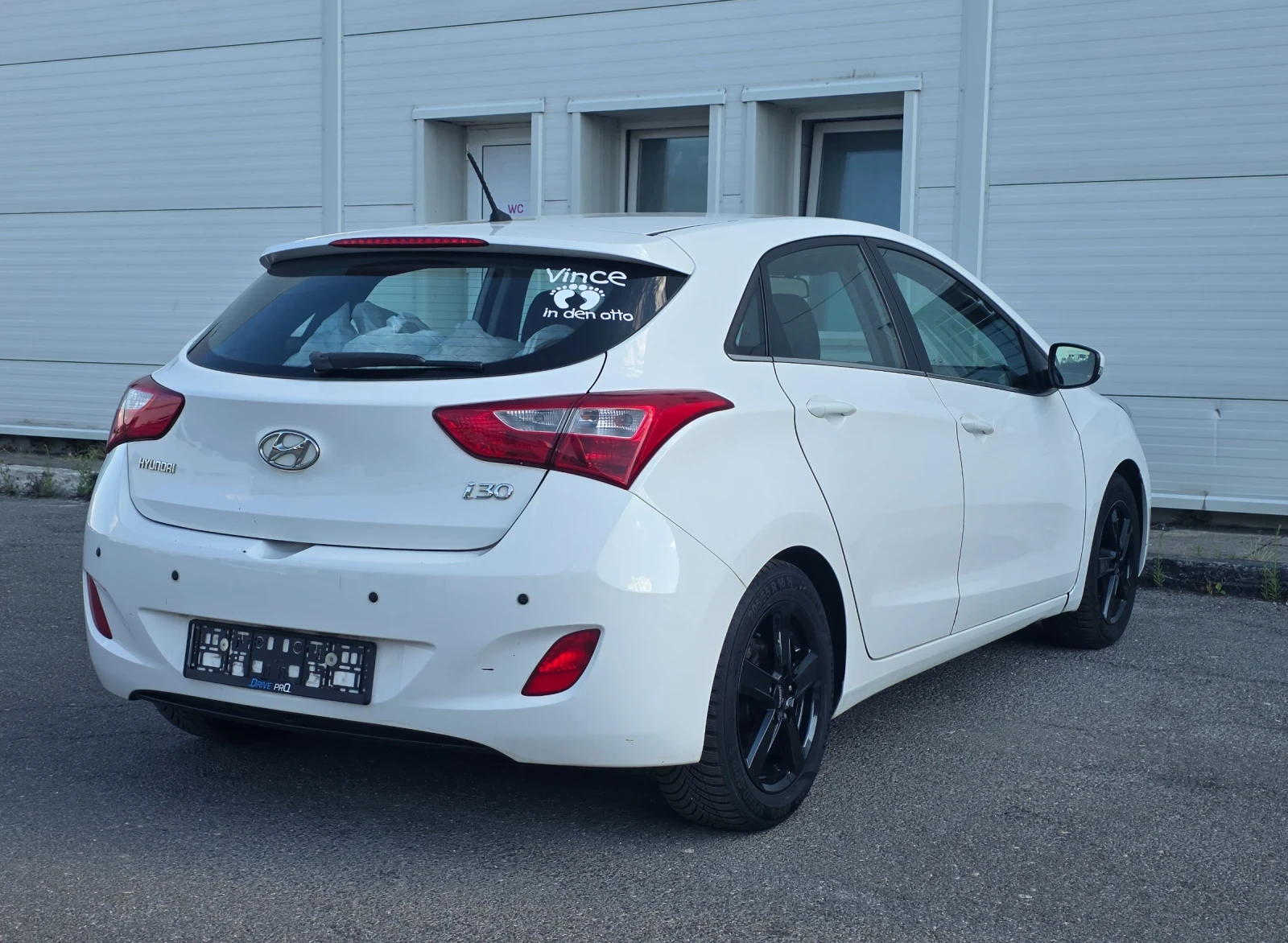 Hyundai I30 1.4I Обслужен, снимка 6 - Автомобили и джипове - 55532585