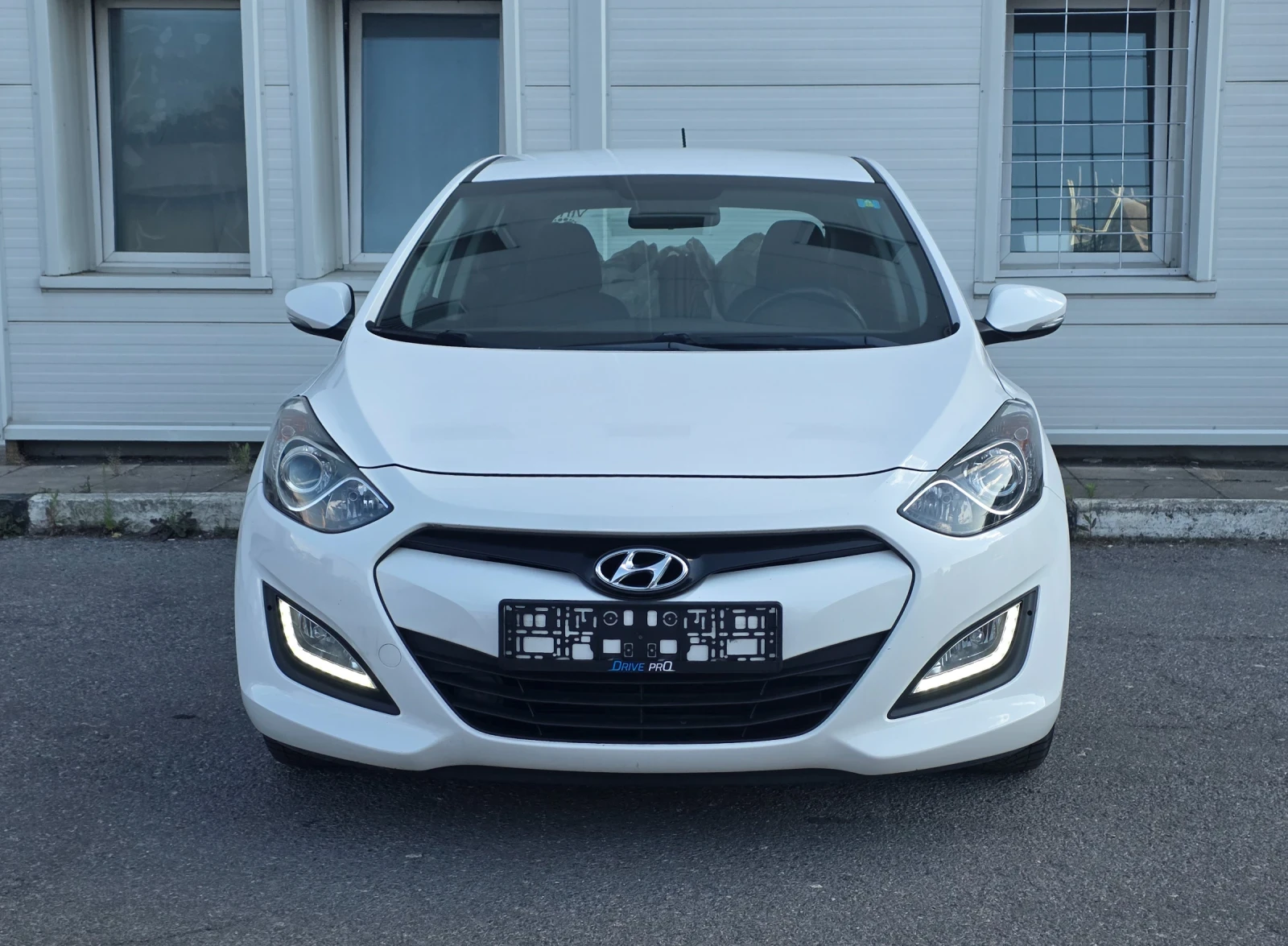 Hyundai I30 1.4I Обслужен, снимка 3 - Автомобили и джипове - 55532585