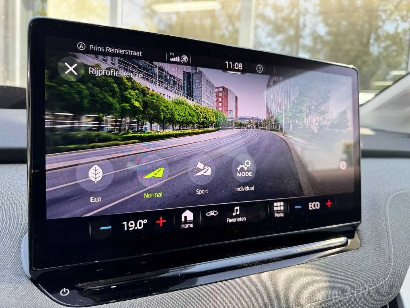 Skoda Enyaq IV80 82KW SOH90% Сертификат от Нидерландия Н, снимка 11 - Автомобили и джипове - 55675452