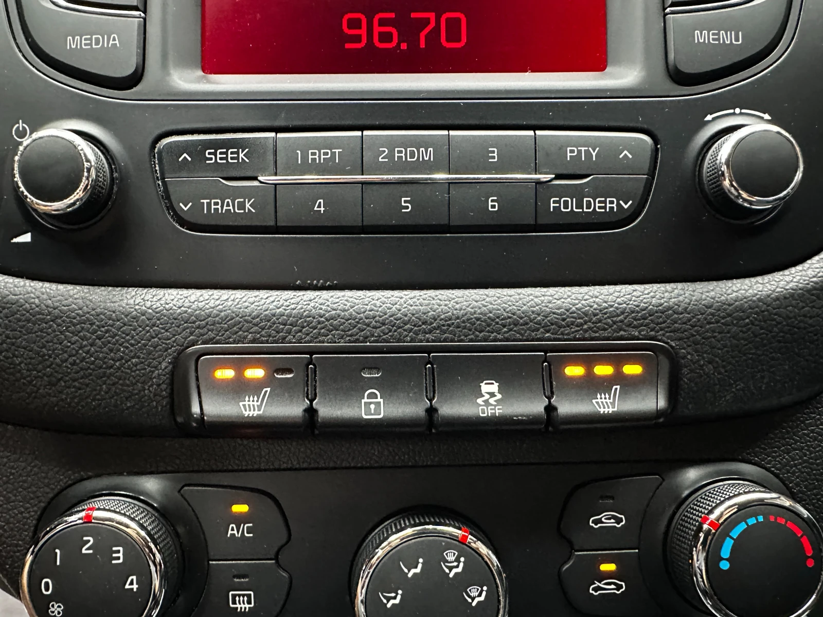 Kia Ceed 1.6d 128 к.с./реални км/ГАРАНЦИЯ, снимка 13 - Автомобили и джипове - 55897191