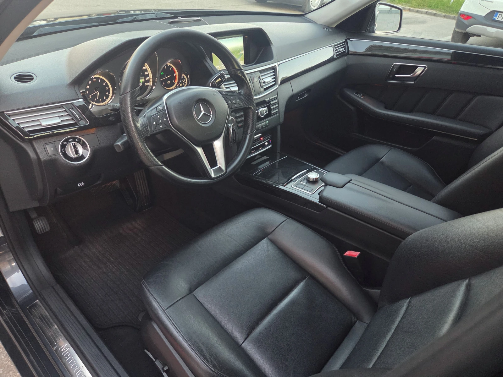 Mercedes-Benz E 350 CDI///AMG Line, снимка 9 - Автомобили и джипове - 55975485