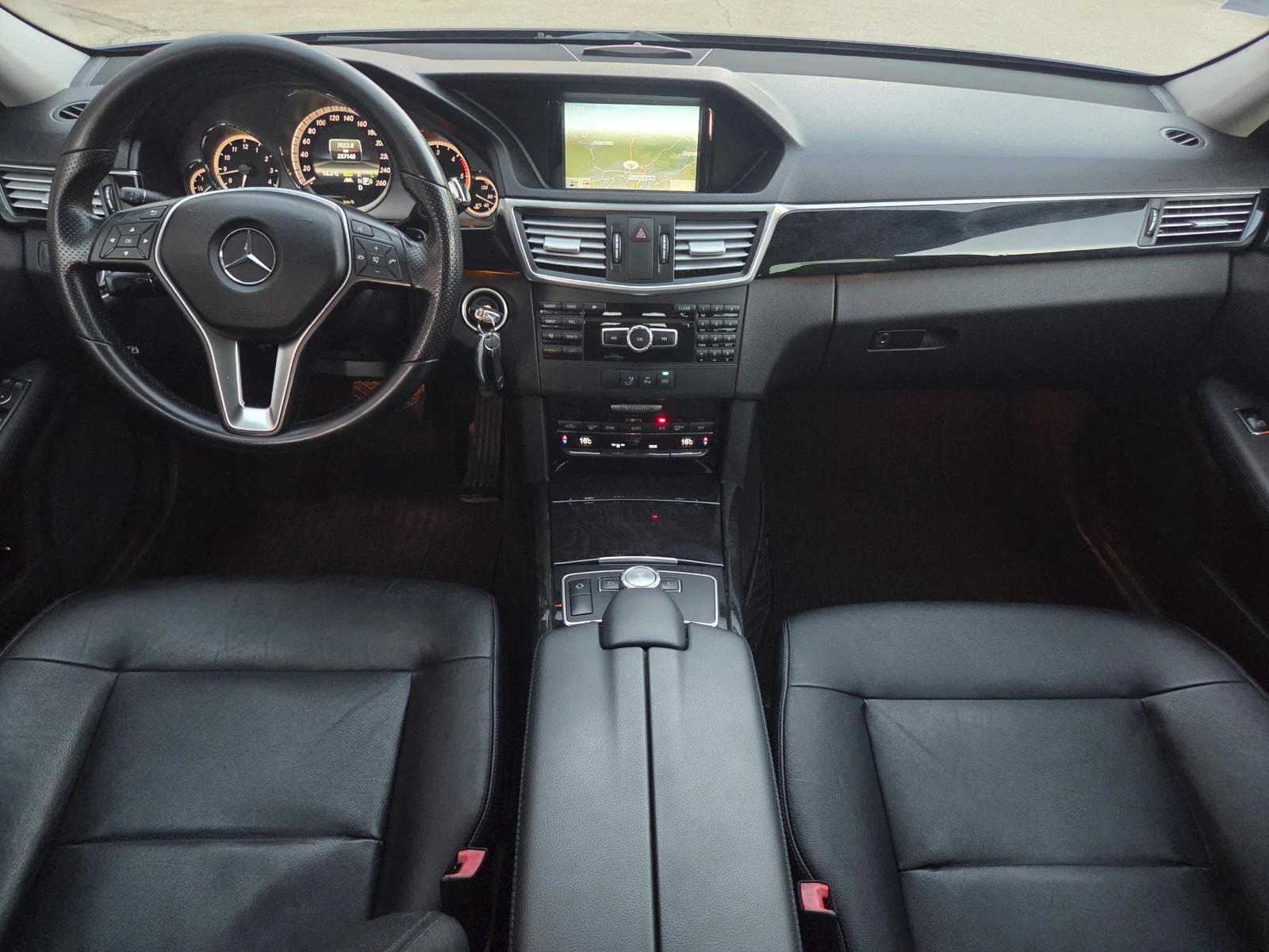 Mercedes-Benz E 350 CDI///AMG Line, снимка 11 - Автомобили и джипове - 55975485