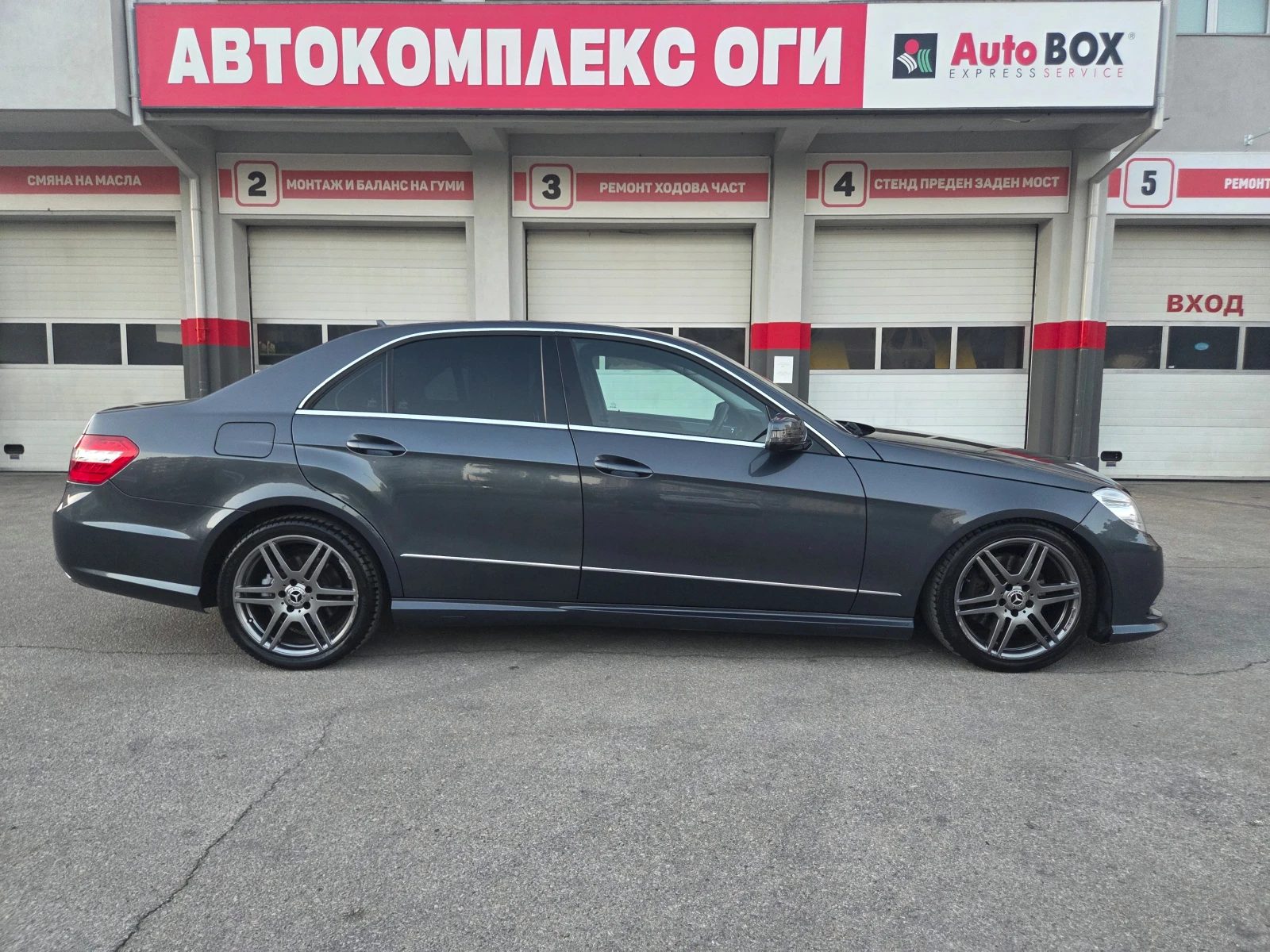Mercedes-Benz E 350 CDI///AMG Line, снимка 6 - Автомобили и джипове - 55975485