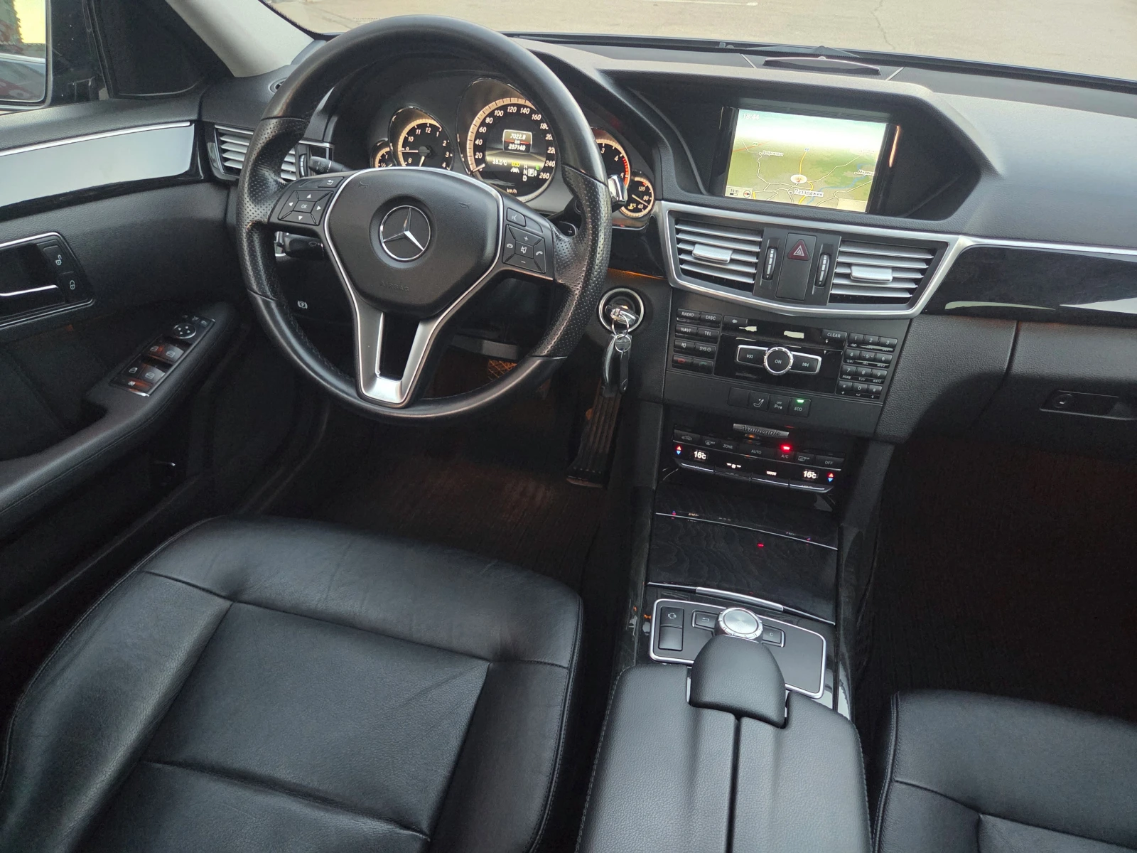 Mercedes-Benz E 350 CDI///AMG Line, снимка 13 - Автомобили и джипове - 55975485
