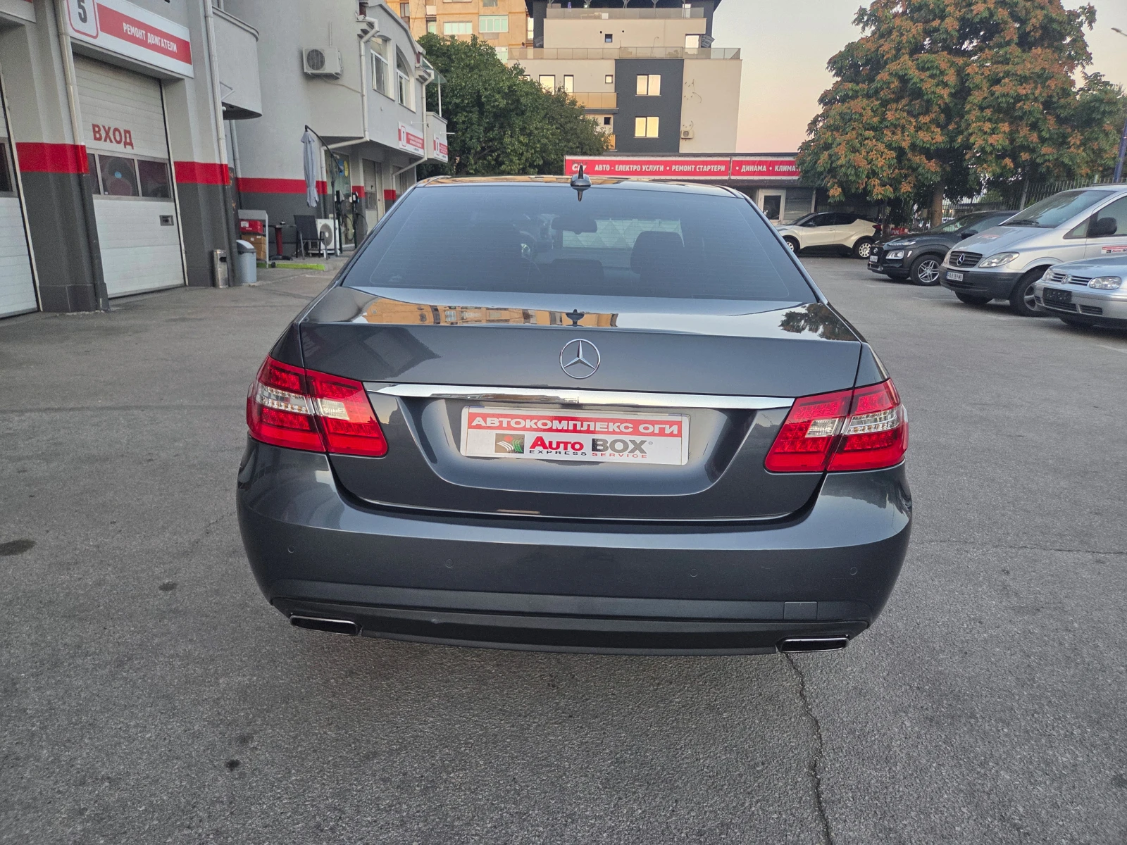 Mercedes-Benz E 350 CDI///AMG Line, снимка 4 - Автомобили и джипове - 55975485