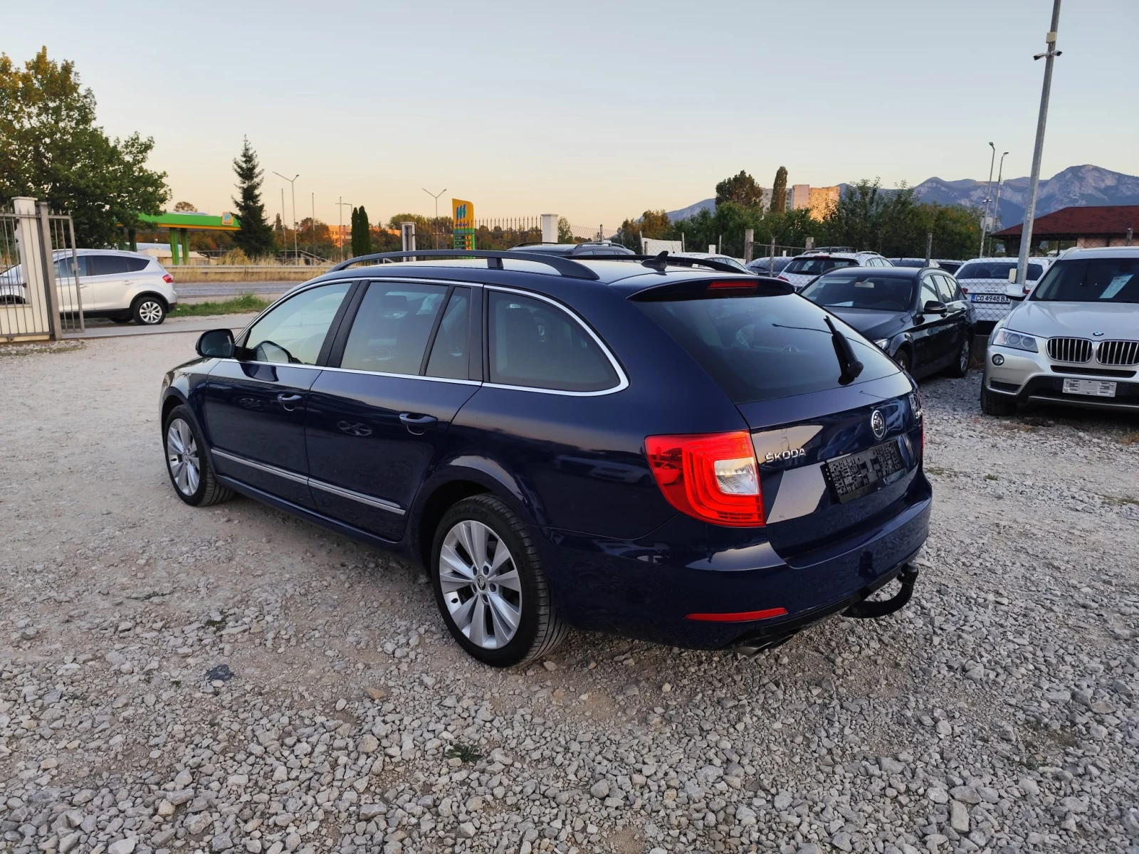 Skoda Superb * 2.0TDI* 140ks*  NAVI* LED* TOP* , снимка 5 - Автомобили и джипове - 56234128