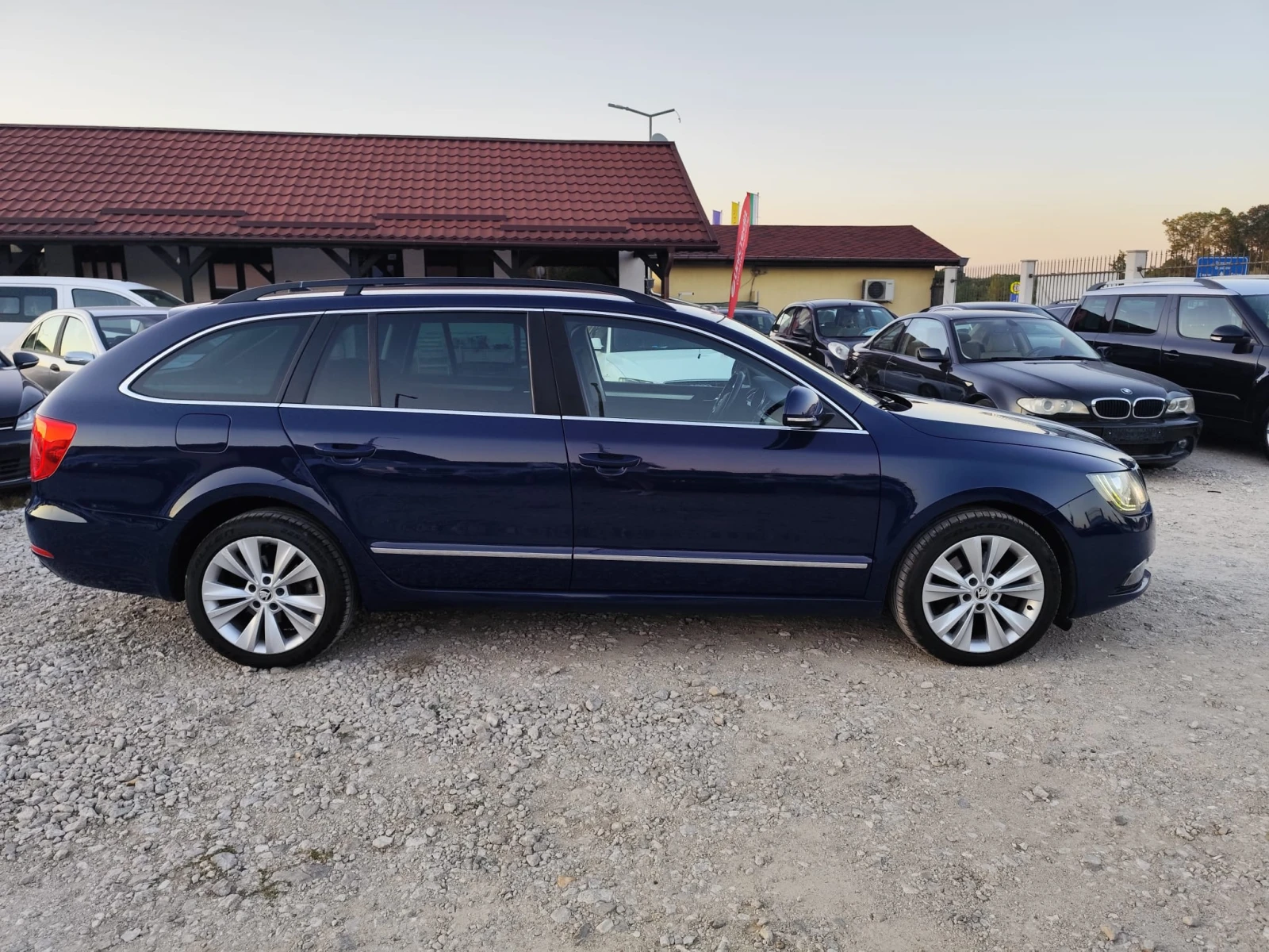 Skoda Superb * 2.0TDI* 140ks*  NAVI* LED* TOP* , снимка 7 - Автомобили и джипове - 56234128