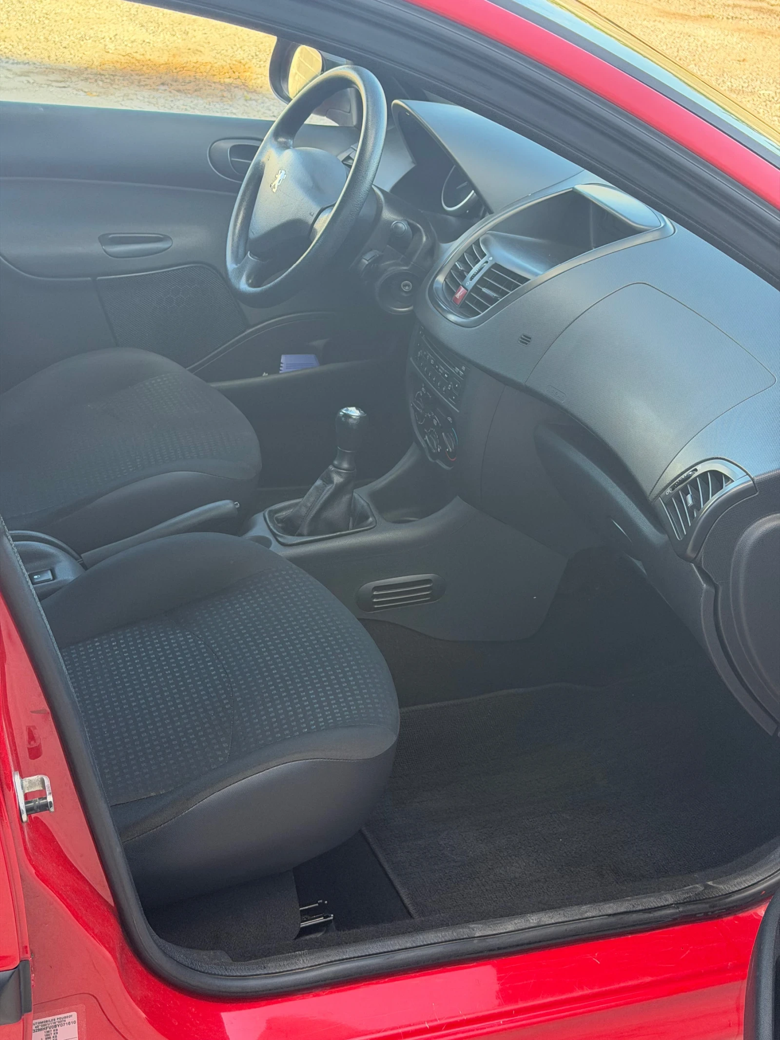 Peugeot 206 62000 км!!!, снимка 7 - Автомобили и джипове - 56662678
