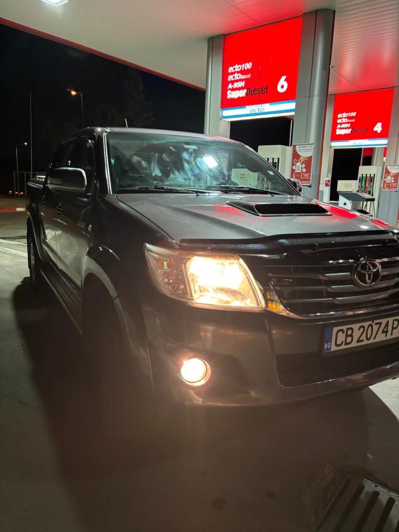 Toyota Hilux, снимка 5 - Автомобили и джипове - 47167161