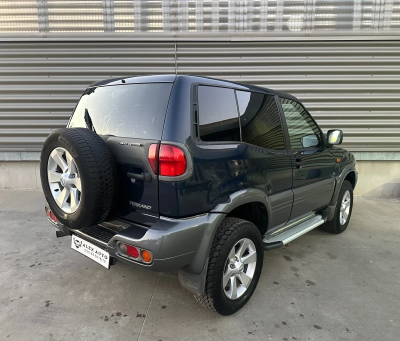 Nissan Terrano 3.0, снимка 4 - Автомобили и джипове - 48408743