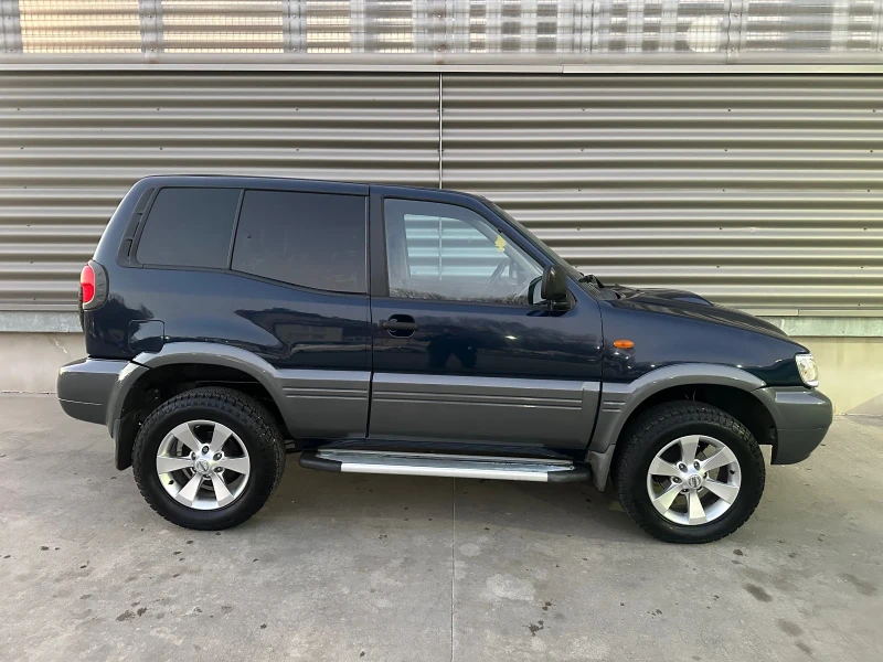 Nissan Terrano 3.0, снимка 7 - Автомобили и джипове - 48408743