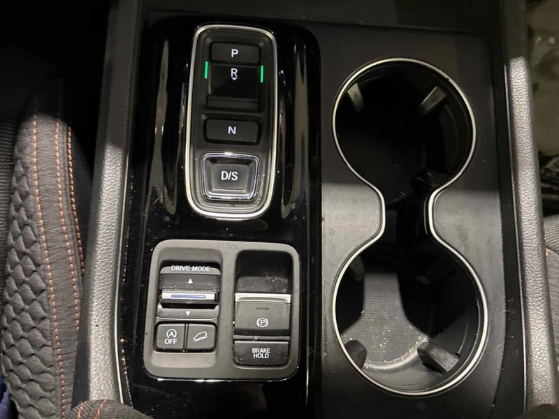 Honda Pilot Sport  CARFAX, снимка 10 - Автомобили и джипове - 52727323