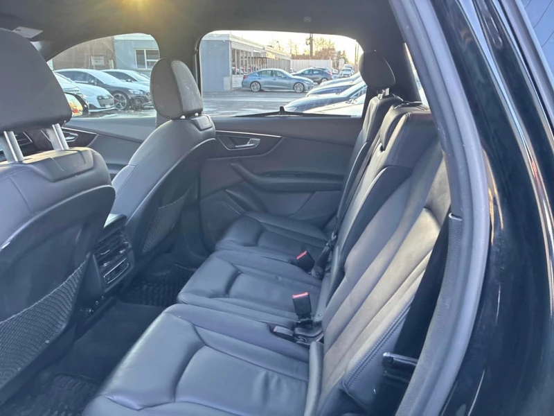 Audi Q7 * Komfort * CARFAX * БЕЗ ПЪРВОНАЧАЛНА ВНОСКА, снимка 12 - Автомобили и джипове - 53210840