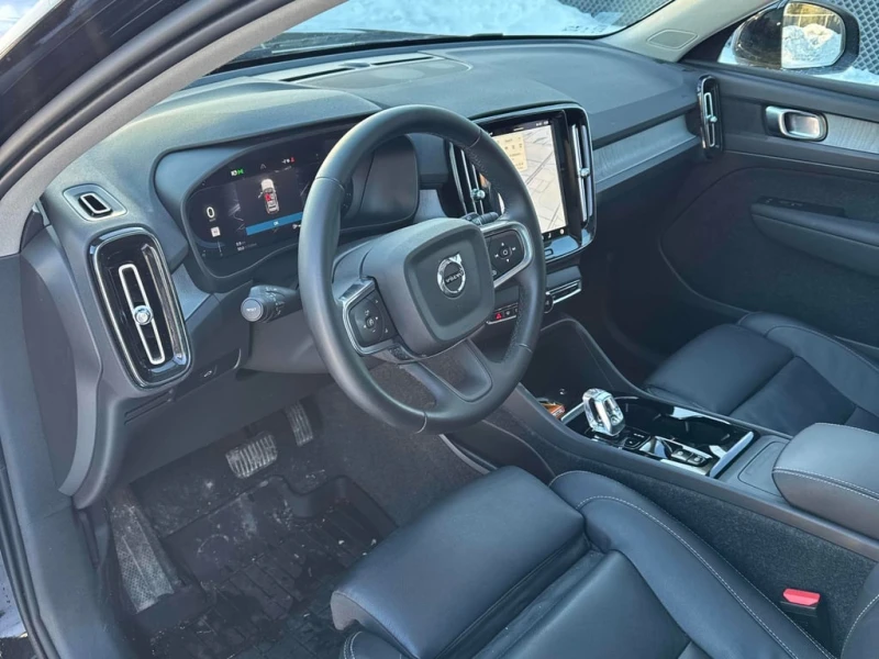 Volvo XC40 2024 * Plus Dark Theme * 360 CAMERA * ПОДГРЕВИ , снимка 7 - Автомобили и джипове - 53418748