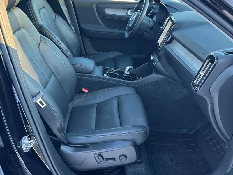Volvo XC40 2024 * Plus Dark Theme * 360 CAMERA * ПОДГРЕВИ , снимка 14 - Автомобили и джипове - 53418748