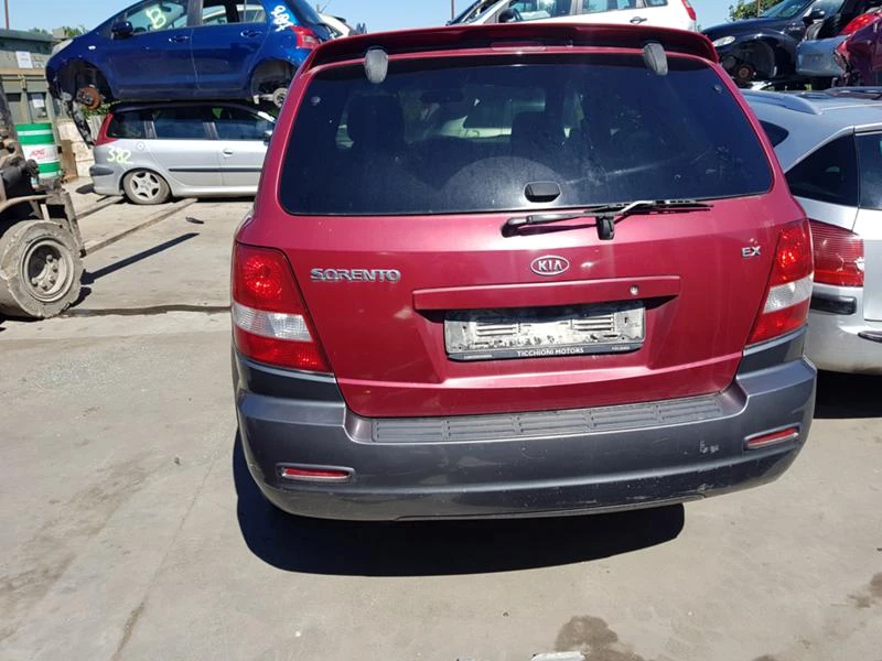 Kia Sorento 2.5 5 СКОРОСТИ - изображение 2