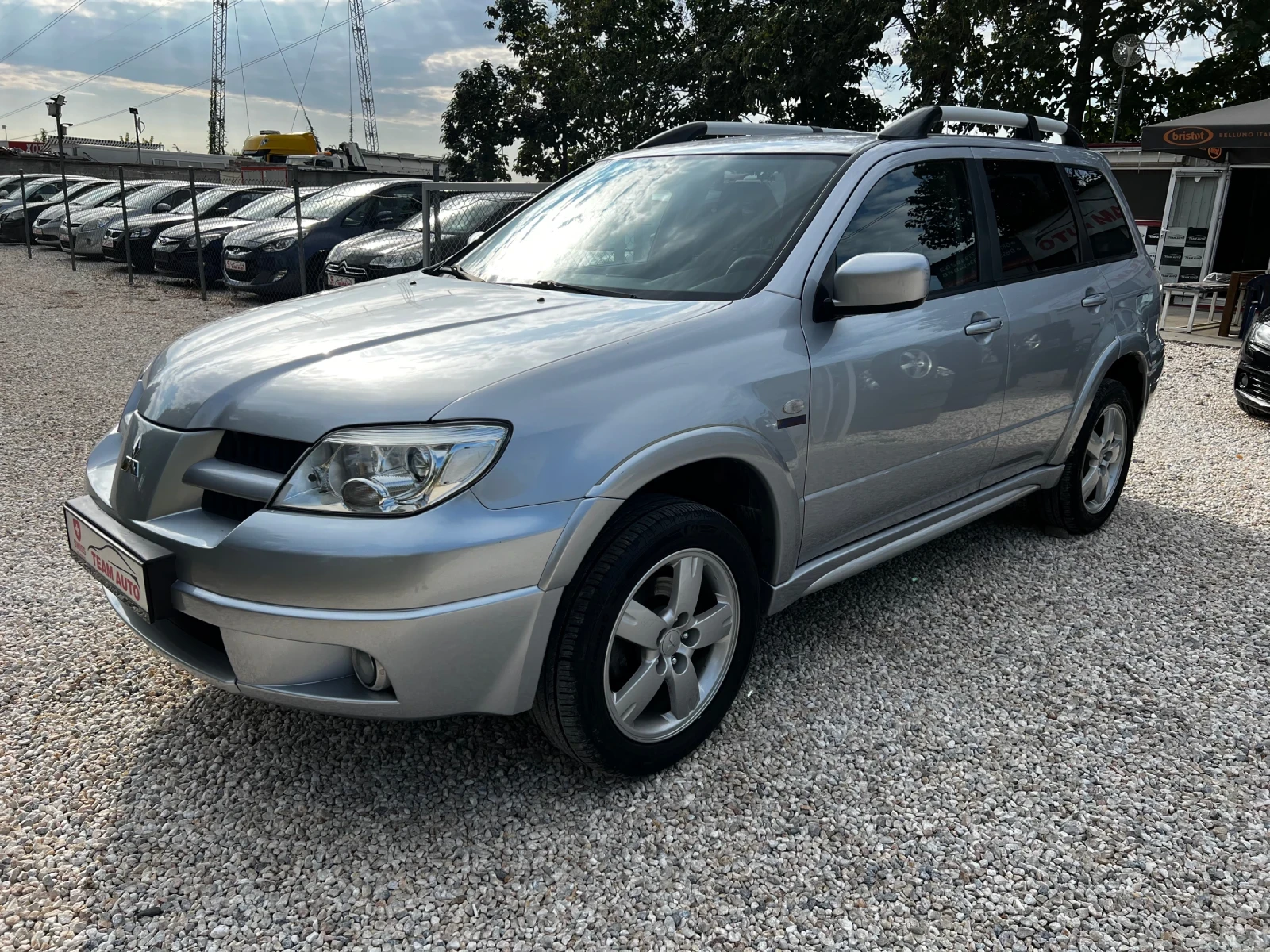 Mitsubishi Outlander 2.0i 129000km 4X4 TOP - изображение 2