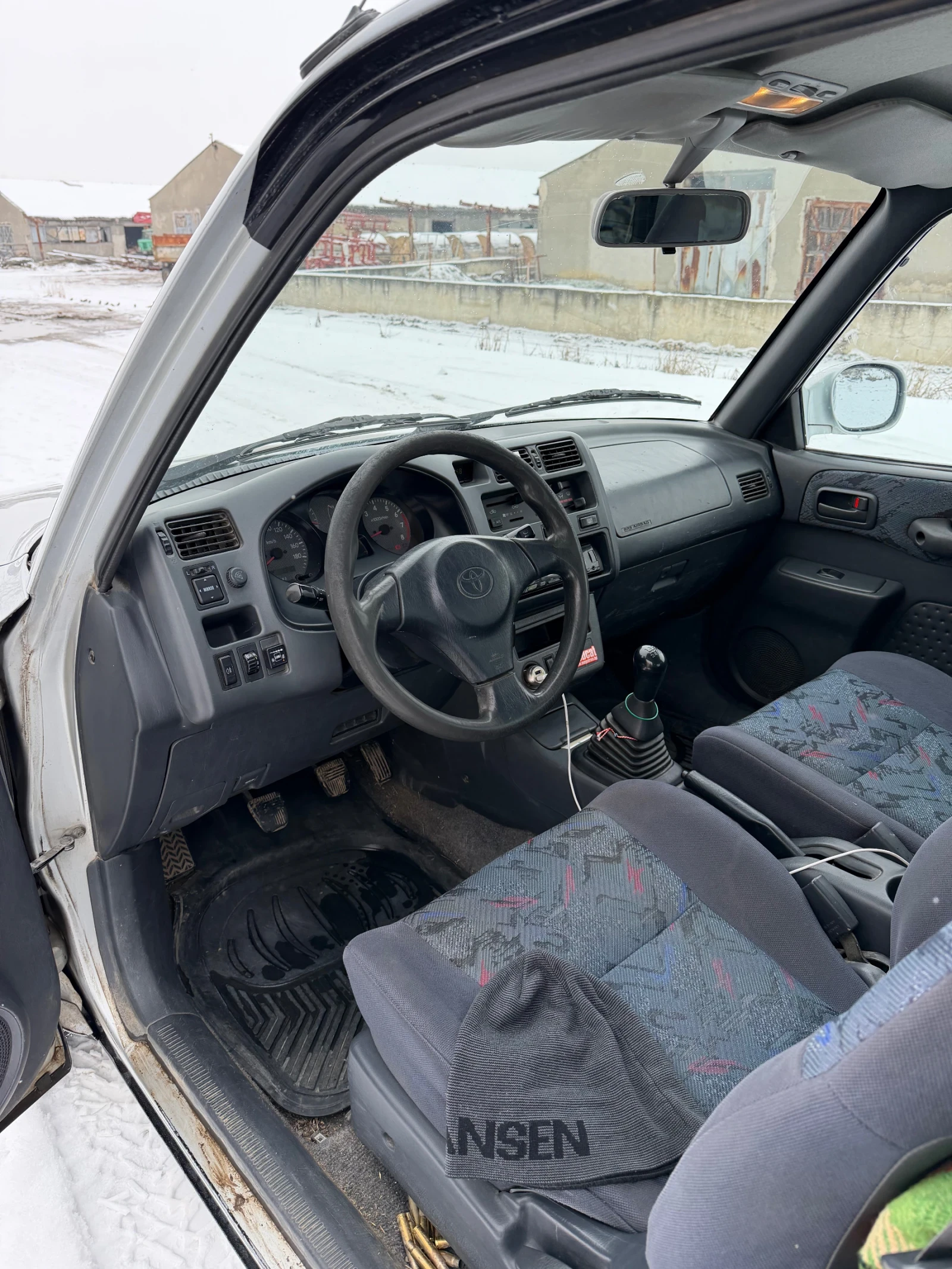 Toyota Rav4  - изображение 9