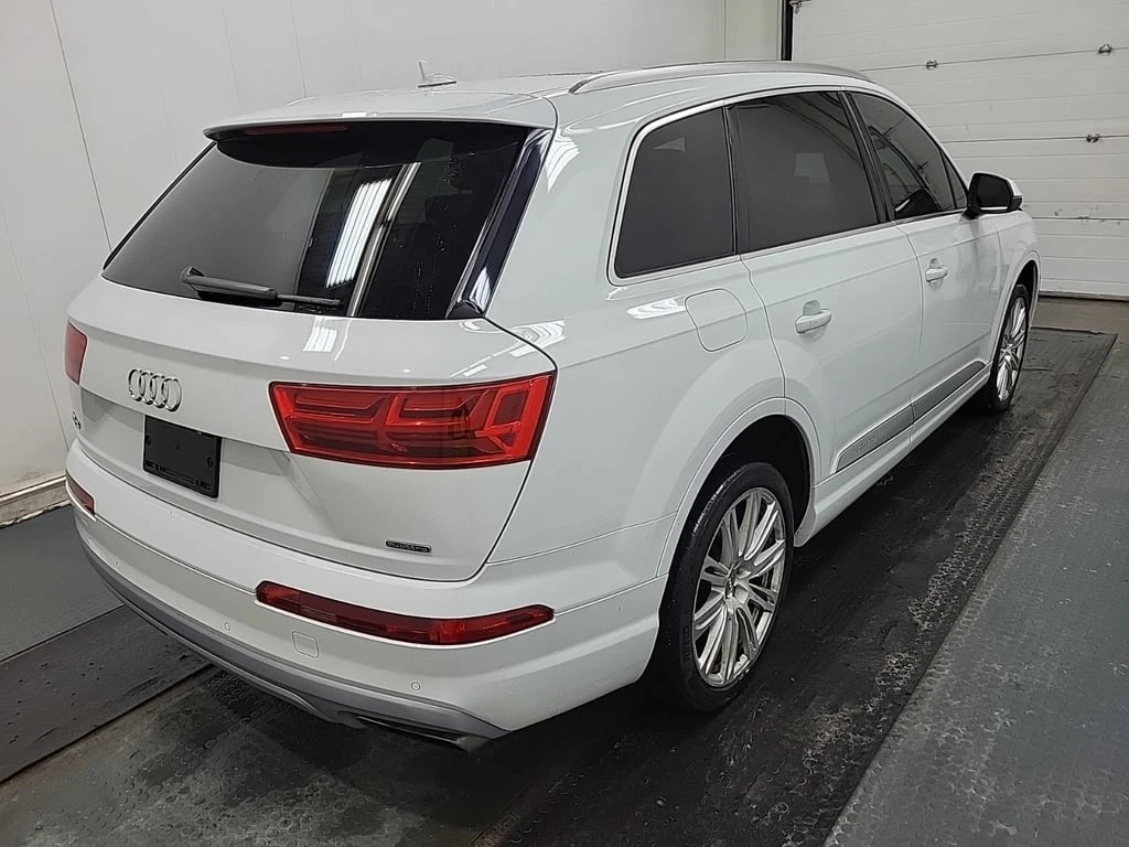 Audi Q7 * 3.0T TECHNIK / CARFAX/MATRIX/360/PANO/ОБДУХВАНЕ - изображение 3